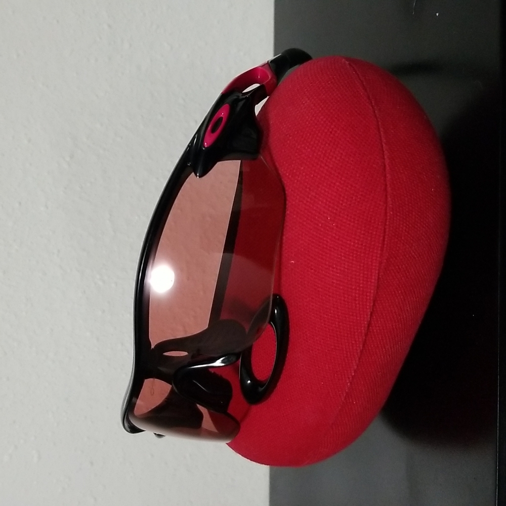 Oakley Sunglasses - Picture 3 of 8